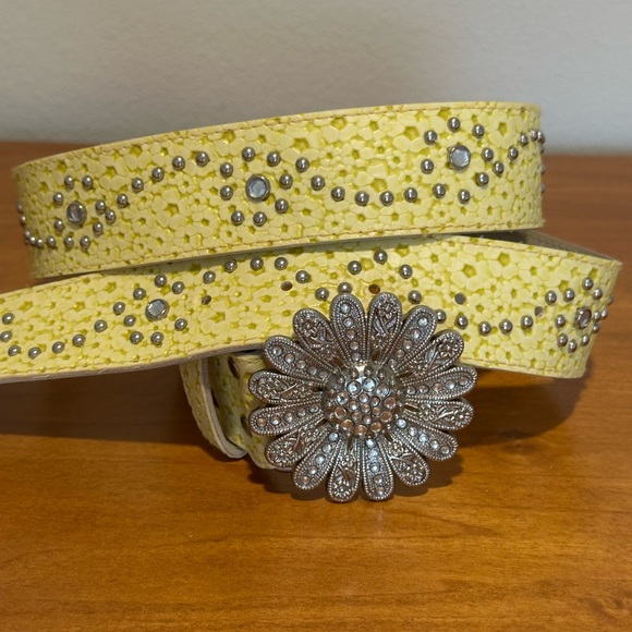 Buttercup Yellow Belt With Silver-Tone Flower 🌺 Buckle & Metal Studs-Adjustable. - Picture 3 of 15